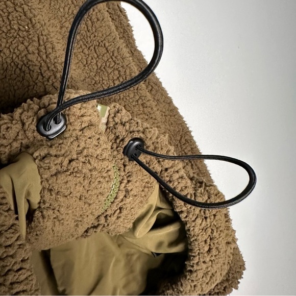 Urban Outfitters | Olive Green Willow Fuzzy Drawstring Teddy Jacket Size Medium - Picture 10 of 11